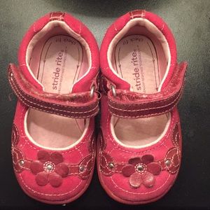 Stride Rite Comfort Shoe - so cute! Size 4.5T